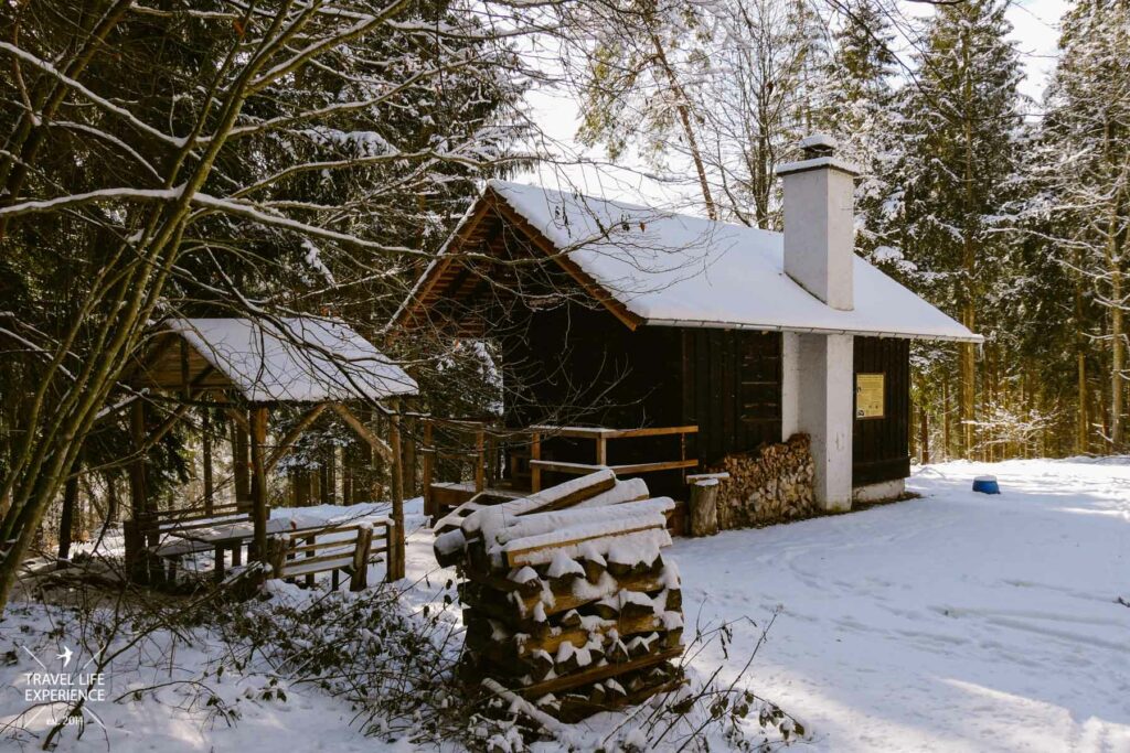 August-Ganghofer-Hütte bei Welden Wandern im Naturpark Westliche Wälder
