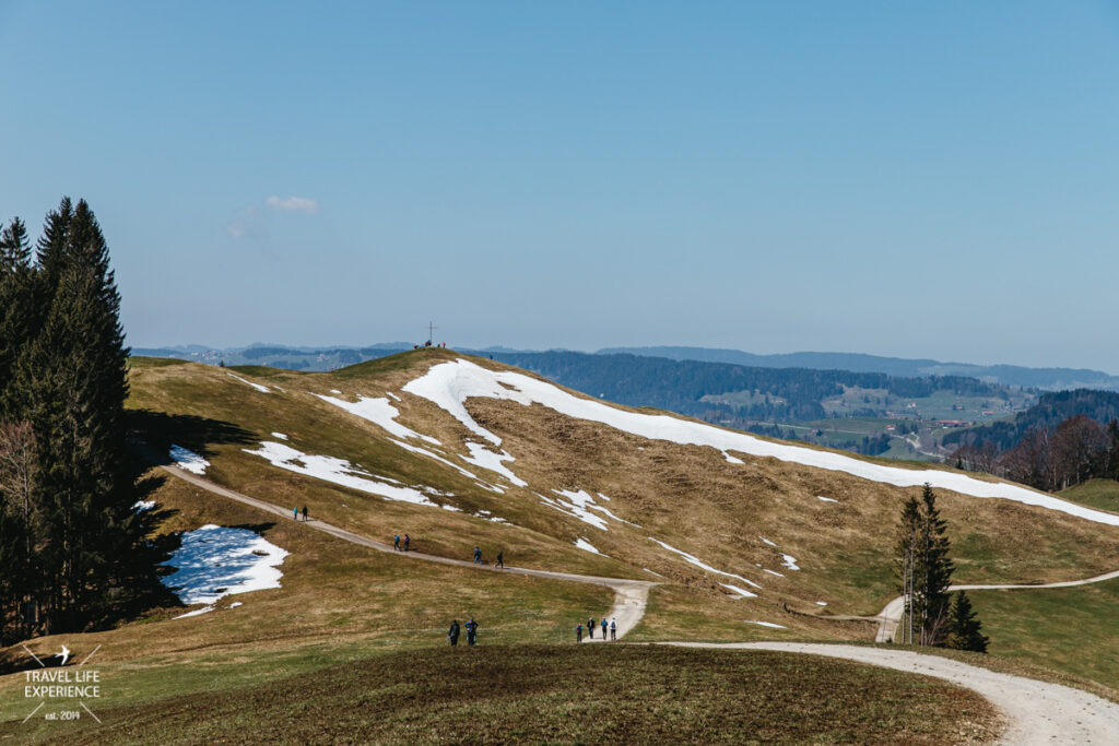 Hündle bei Oberstaufen | Wandern zur Krokusblüte