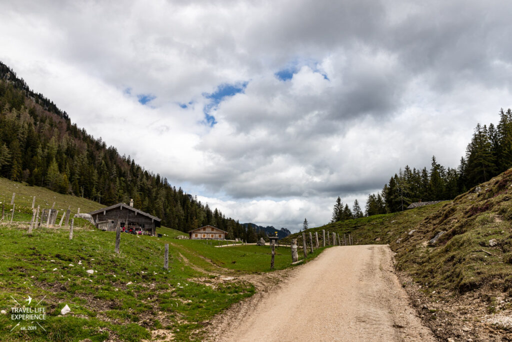 Weg zur Mordaualm bei Ramsau im Berchtesgadener Land