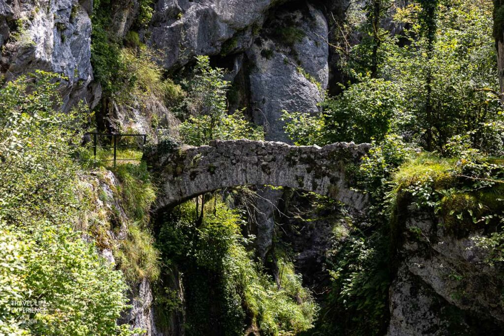 ausflugsziele am lac d'annecy - römische Brücke ©Sylvia Bentele