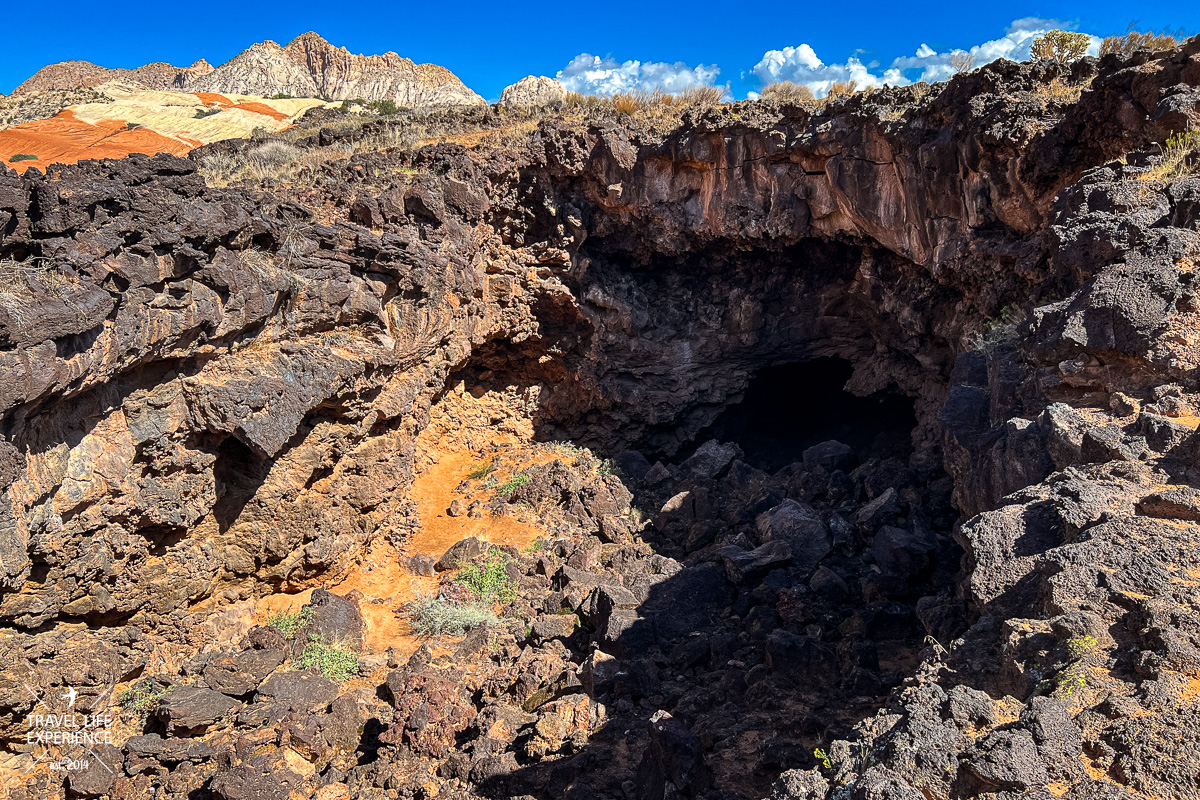 Lavahöhle im Snow Canyon State Park in Utah Lavahöhle im Snow Canyon State Park in Utah