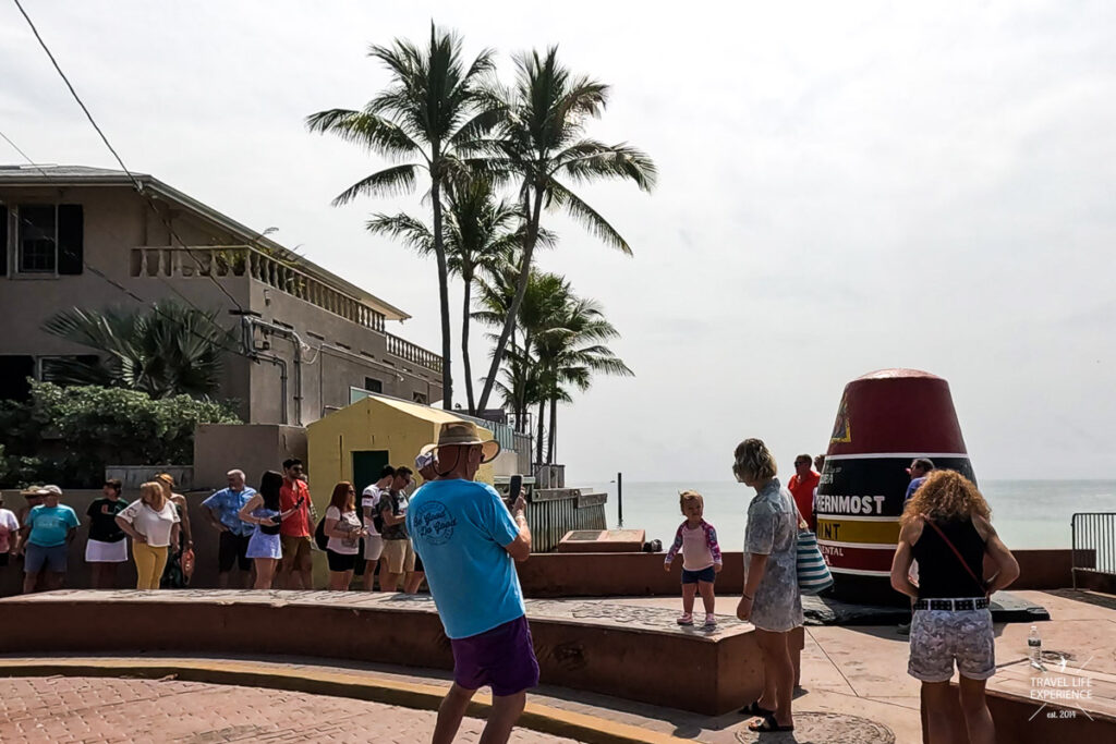 Rundreise Florida: Anstehen für ein Foto am südlichsten Punkt der USA
