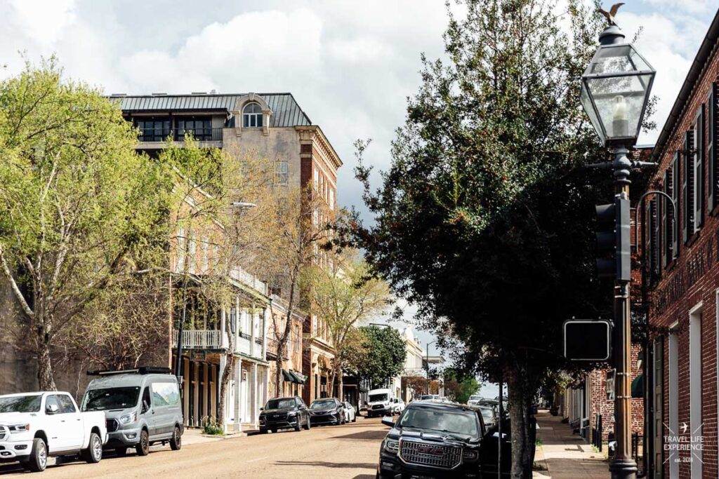 Rundreise durch Florida und die Südstaaten: Straßenzug in Natchez