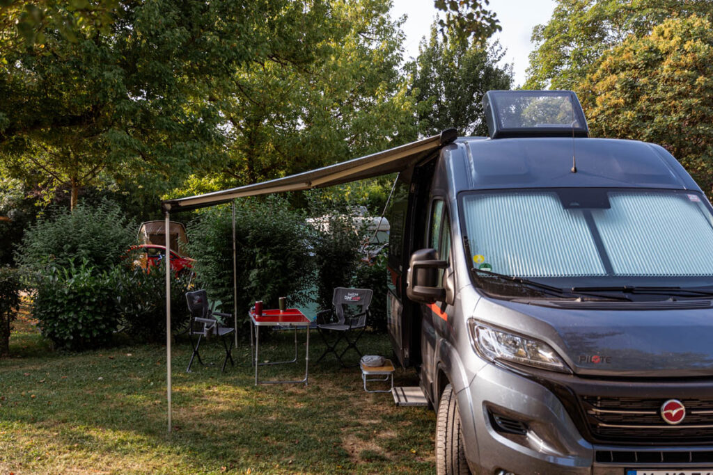 Camping mit dem Kastenwagen: ein Pilote V600j