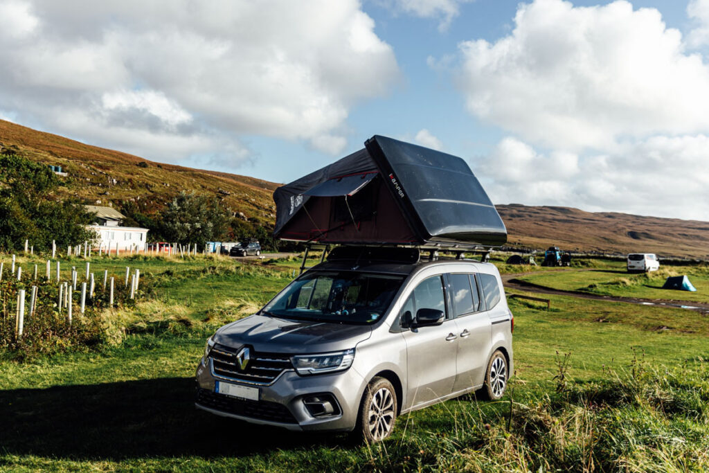 Schottland mit dem Dachzelt (iKamper Skycamp 2.0 auf einem Renault Kangoo) Schottland mit dem Dachzelt (iKamper Skycamp 2.0 auf einem Renault Kangoo)