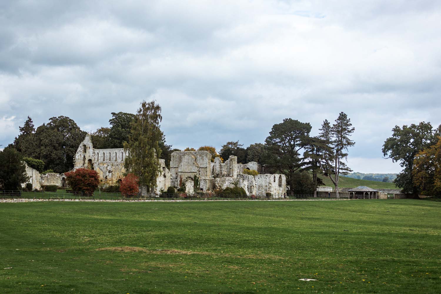 Die Ruinen von Jervaulx Abbey in den Yorkshire Dales