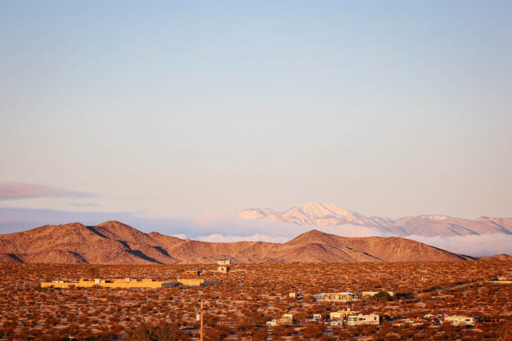 Airbnb am Joshua Tree - Blick auf die Berge und die Umgebung