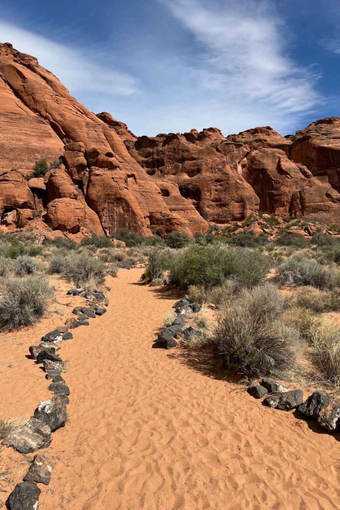 Der Weg zum Jenny's Canyon im Snow Canyon State Park