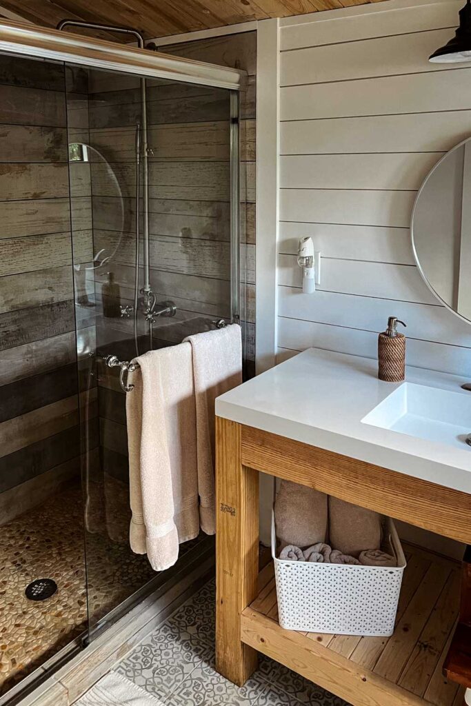 Unterkunft Homestead Florida: Badezimmer in einer umgebauten Scheune